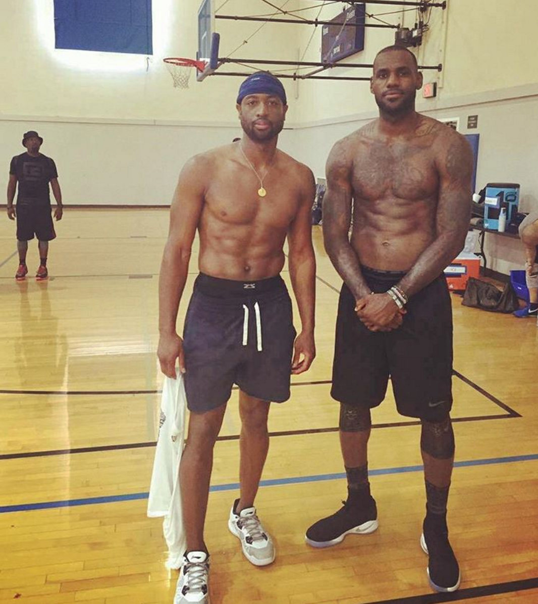 Dear 2016: Thank You For These Shirtless Selfies Of Our Favorite Famous Guys